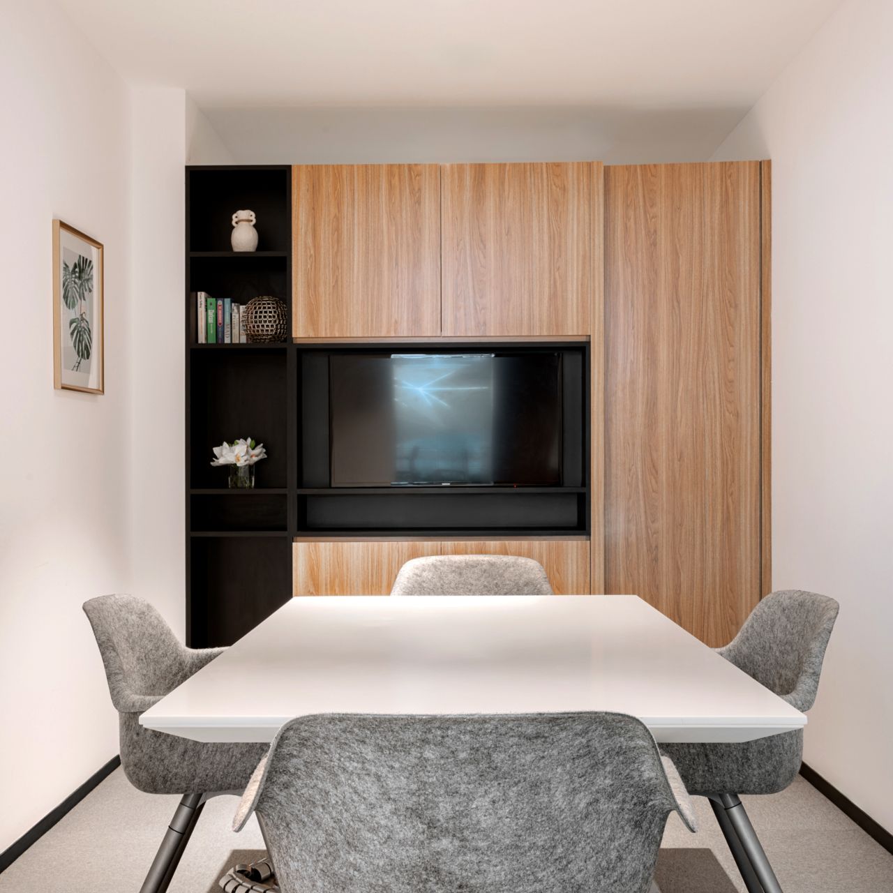 Unbox Community - Bay Square  Meeting Room Product Image